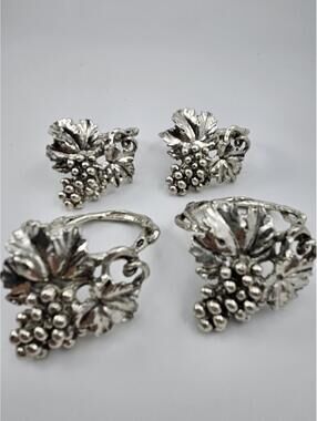 VTG ARTHUR COURT 1995 Signed 4 Cast Aluminum Napkin Rings Holders Grape Vine 2"
